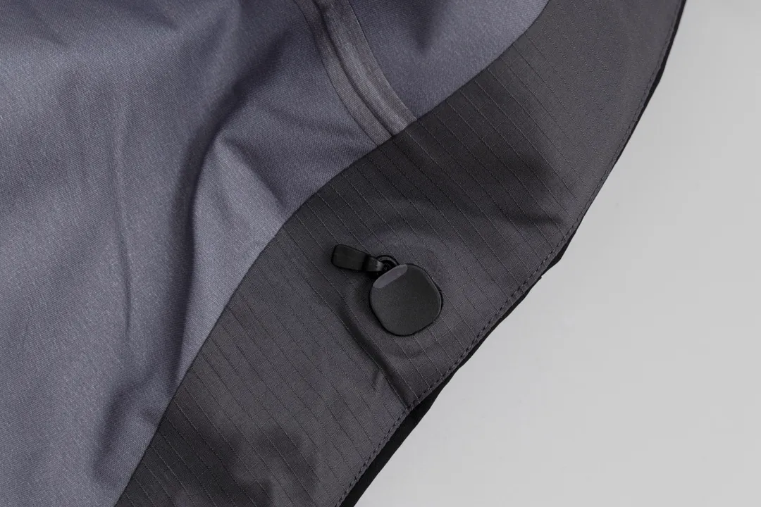 ALPHA sv ｜ ， 。 ， ， ， 。 alpha sv ， ， ， ， 。 6 ，gtx ， ， 。 sv Series～ ， 。 ARC'TERYX Alpha SV/VR 24k GTX ️ ， ，Quality ， ， ， ， ！ ， Versatile ， 3D ，Tri-Durance ， NM 00d-X 3LGORE-TEX Pro ISO 90(ISO 4) Breathable ， Breathable， 。 ，Water Tight RS 。Alpha SV ， Storm Hood ， ， 。 ，VISLON ， Velcro ， Zip-in， Classic ， ， Aplha Series ， ， ！ Color： Size：S M L XL XXL XXXL